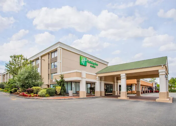 Holiday Inn & Suites Parsippany Fairfield By Ihg