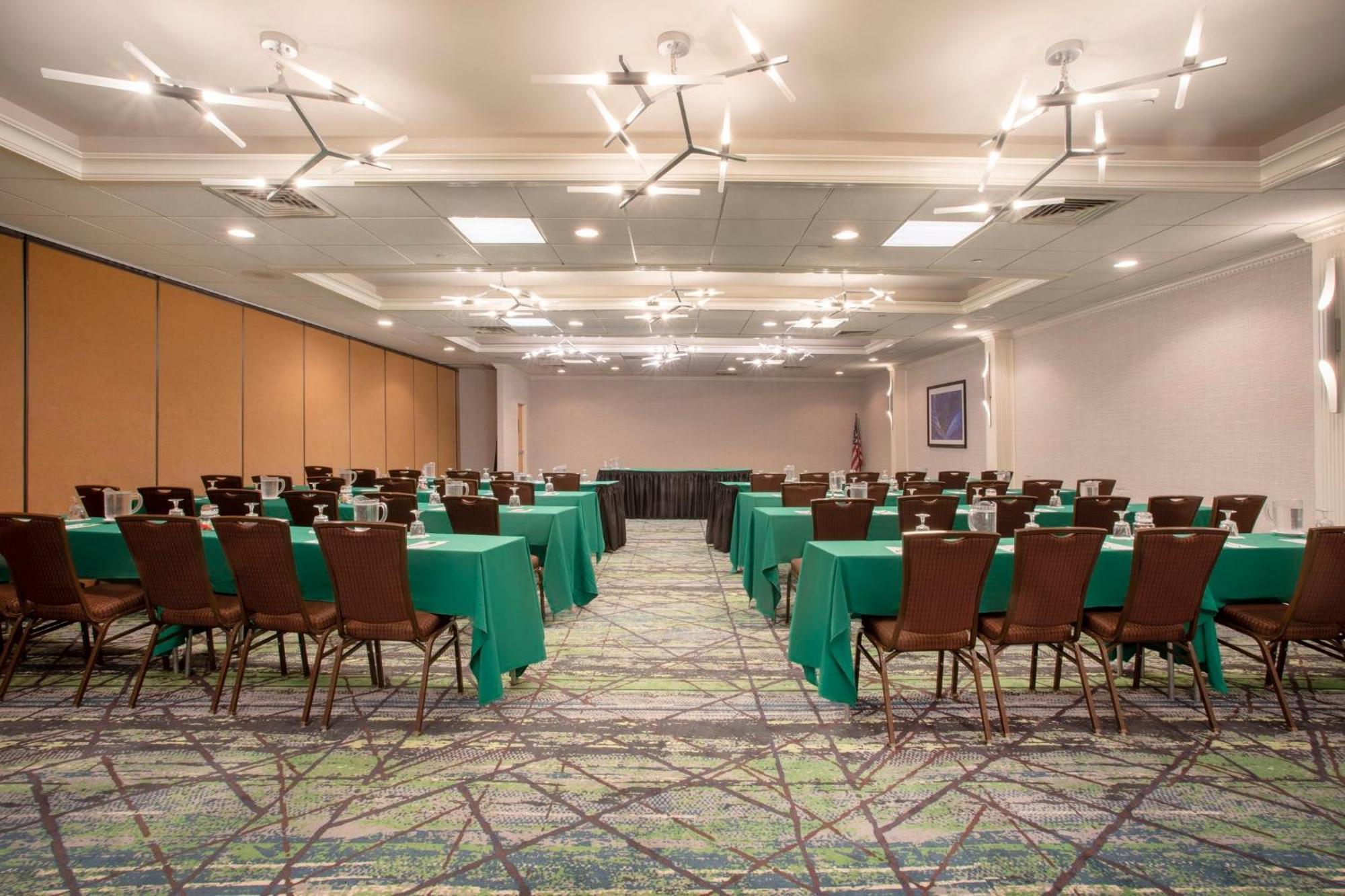 Hotel & Fairfield By Ihg
