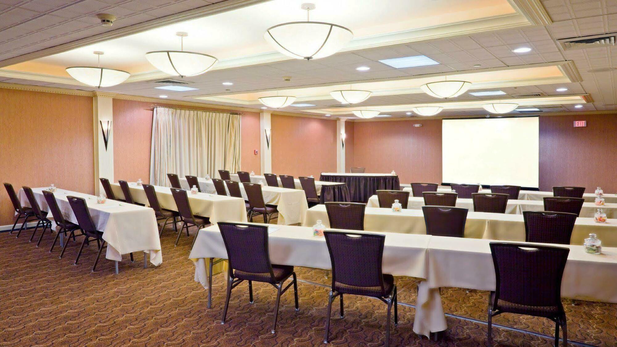 & Fairfield By Ihg Hotel Parsippany